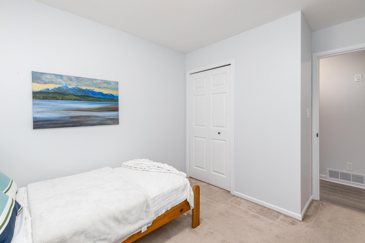 Backyard Photo of 14129 16a Avenue, Surrey, BC