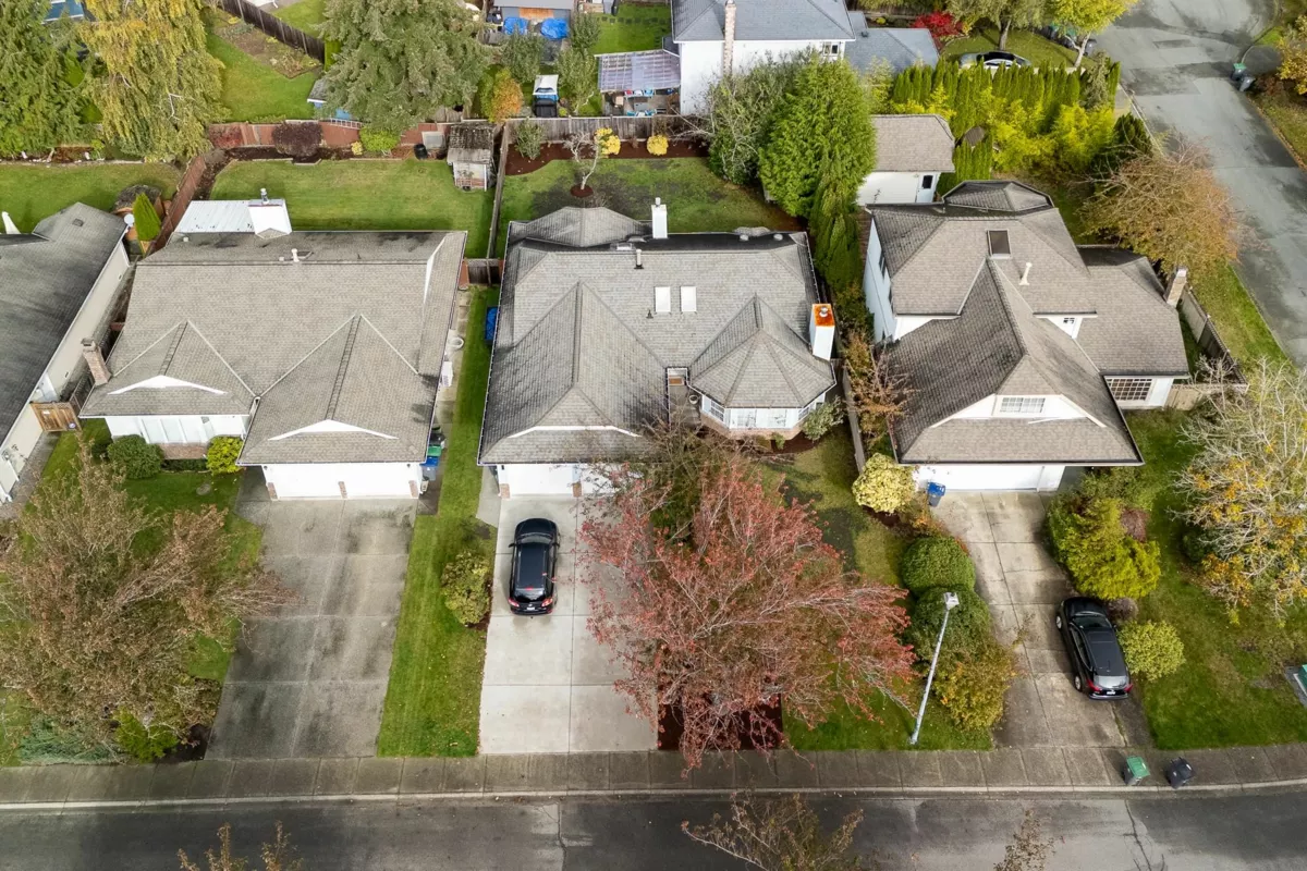 Community Amenities Photo (Clubhouse) of 14129 16a Avenue, Surrey, BC