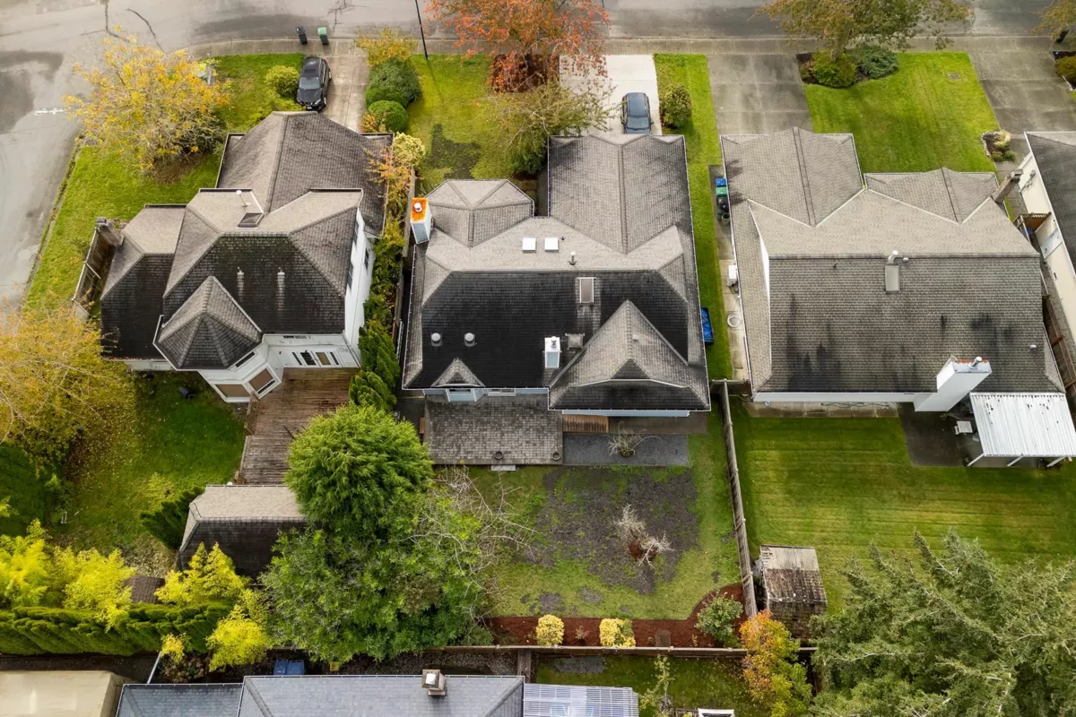 Fitness Center Photo Near 14129 16a Avenue, Surrey, BC