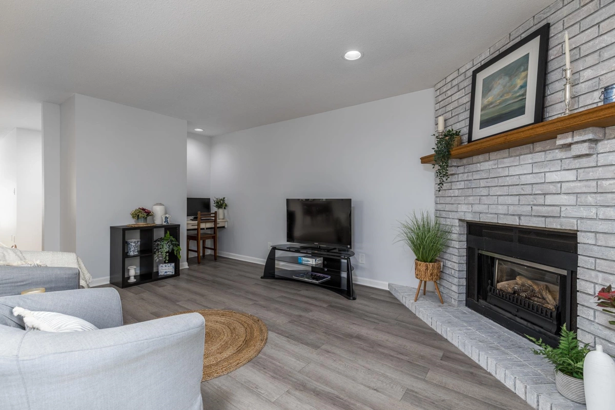 Mudroom Photo of 14129 16a Avenue, Surrey, BC