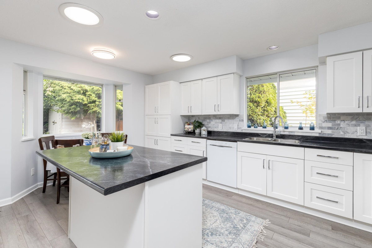 Primary Bedroom Photo of 14129 16a Avenue, Surrey, BC