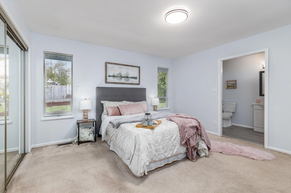 Staircase Photo of 14129 16a Avenue, Surrey, BC