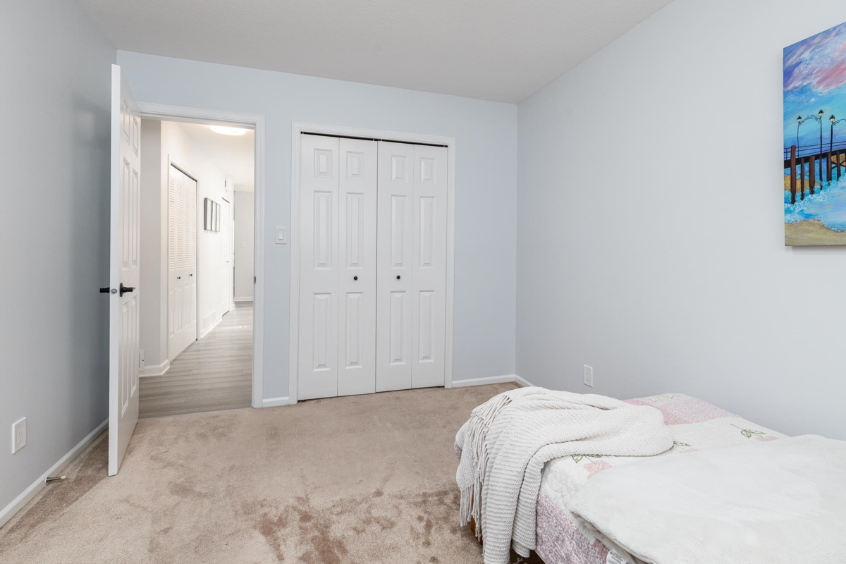 Swimming Pool Photo of 14129 16a Avenue, Surrey, BC