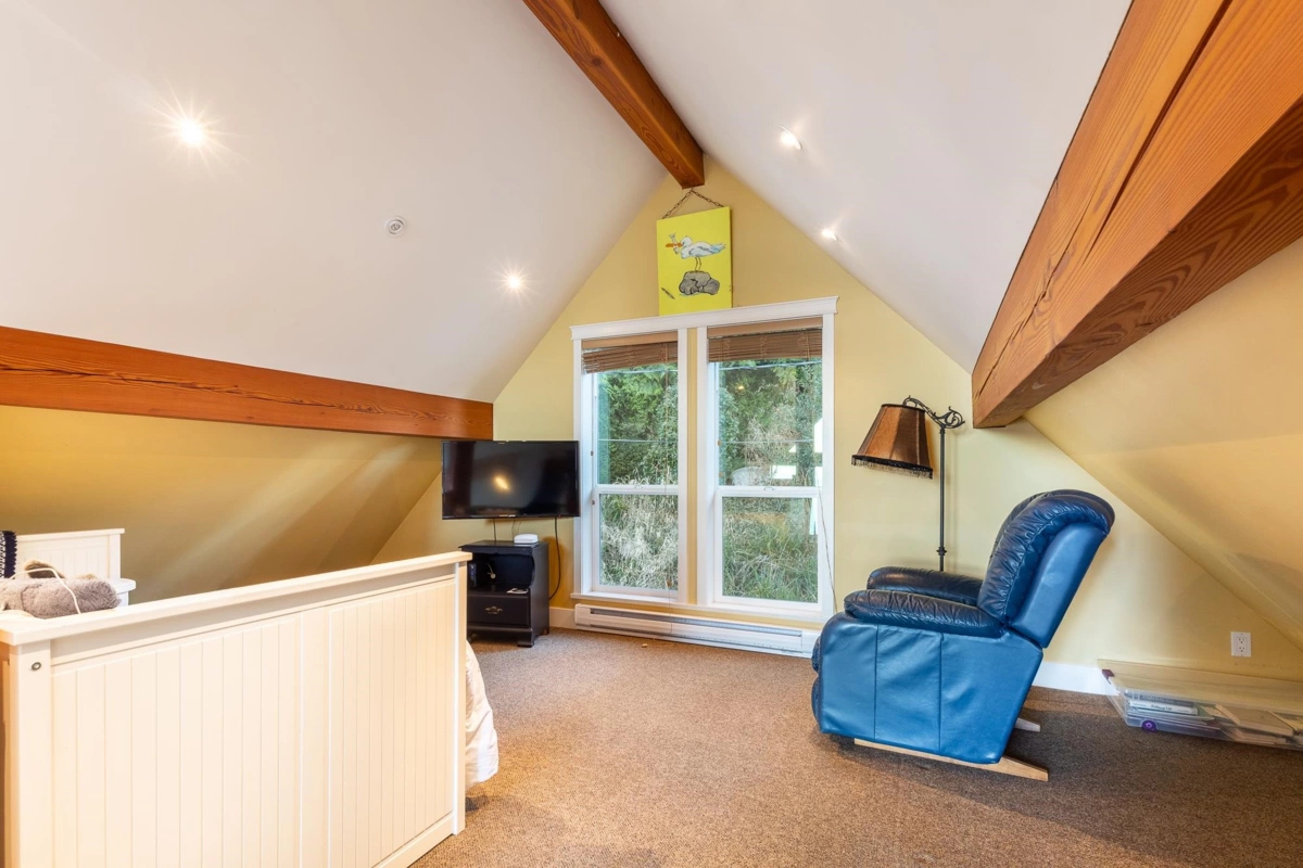 Basement Recreation Room Photo of 1051 Gower Point Road, Gibsons, BC