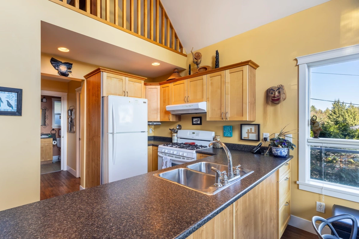 Kitchen Island Photo of 1051 Gower Point Road, Gibsons, BC