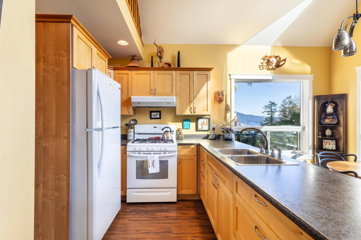 Kitchen Photo of 1051 Gower Point Road, Gibsons, BC