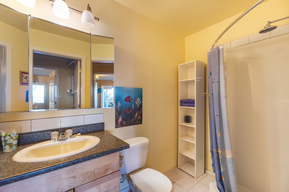 Outdoor Deck Photo of 1051 Gower Point Road, Gibsons, BC