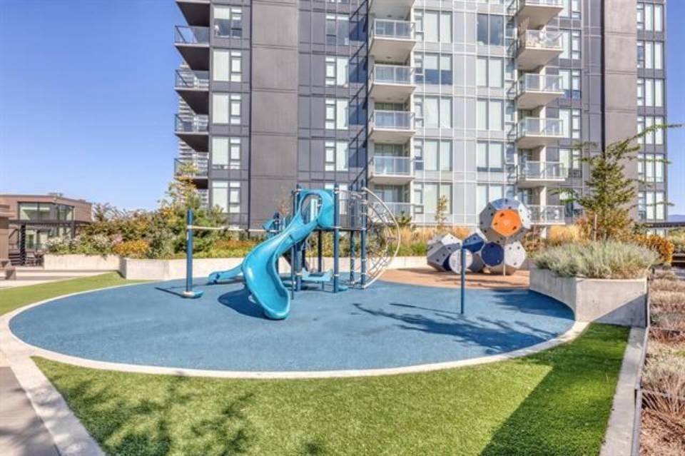 Garage Interior Photo of 5111 2108 Gilmore Avenue, Burnaby, BC