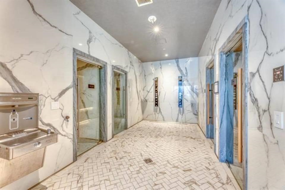 Swimming Pool Photo of 5111 2108 Gilmore Avenue, Burnaby, BC