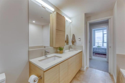 Kitchen Island Photo of 5111 2108 Gilmore Avenue, Burnaby, BC