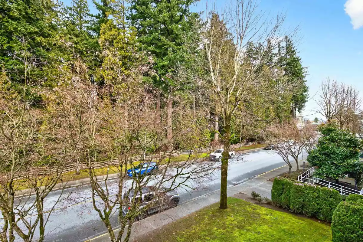 Laundry Room Photo of 205 19142 122 Avenue, Pitt Meadows, BC