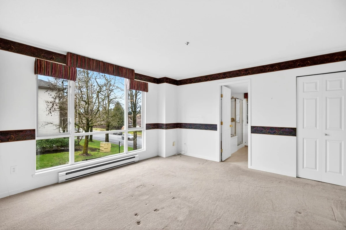 Walk-In Closet Photo of 205 19142 122 Avenue, Pitt Meadows, BC