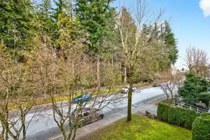 Laundry Room Photo of 205 19142 122 Avenue, Pitt Meadows, BC