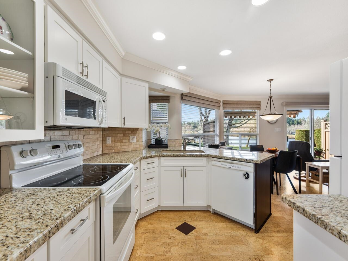 Office / Den Photo of 104 6086 W Boundary Drive, Surrey, BC