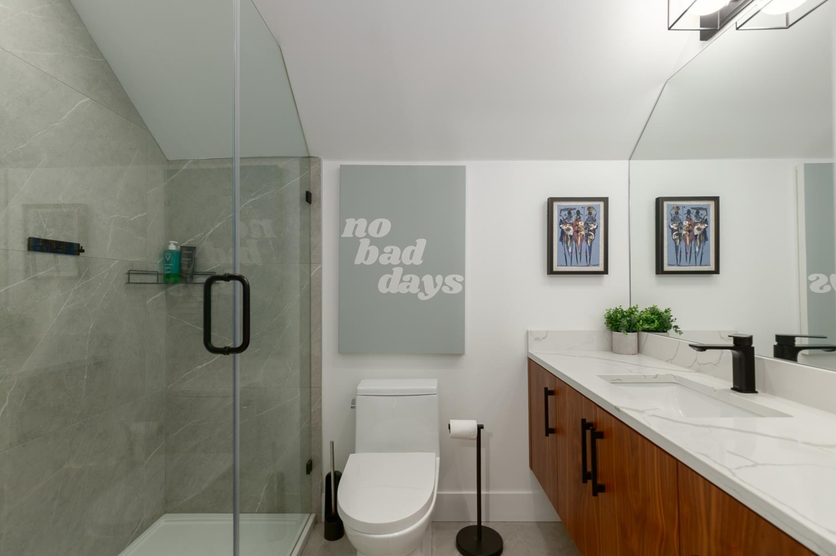 Hallway Photo of 959 E 13th Avenue, Vancouver, BC