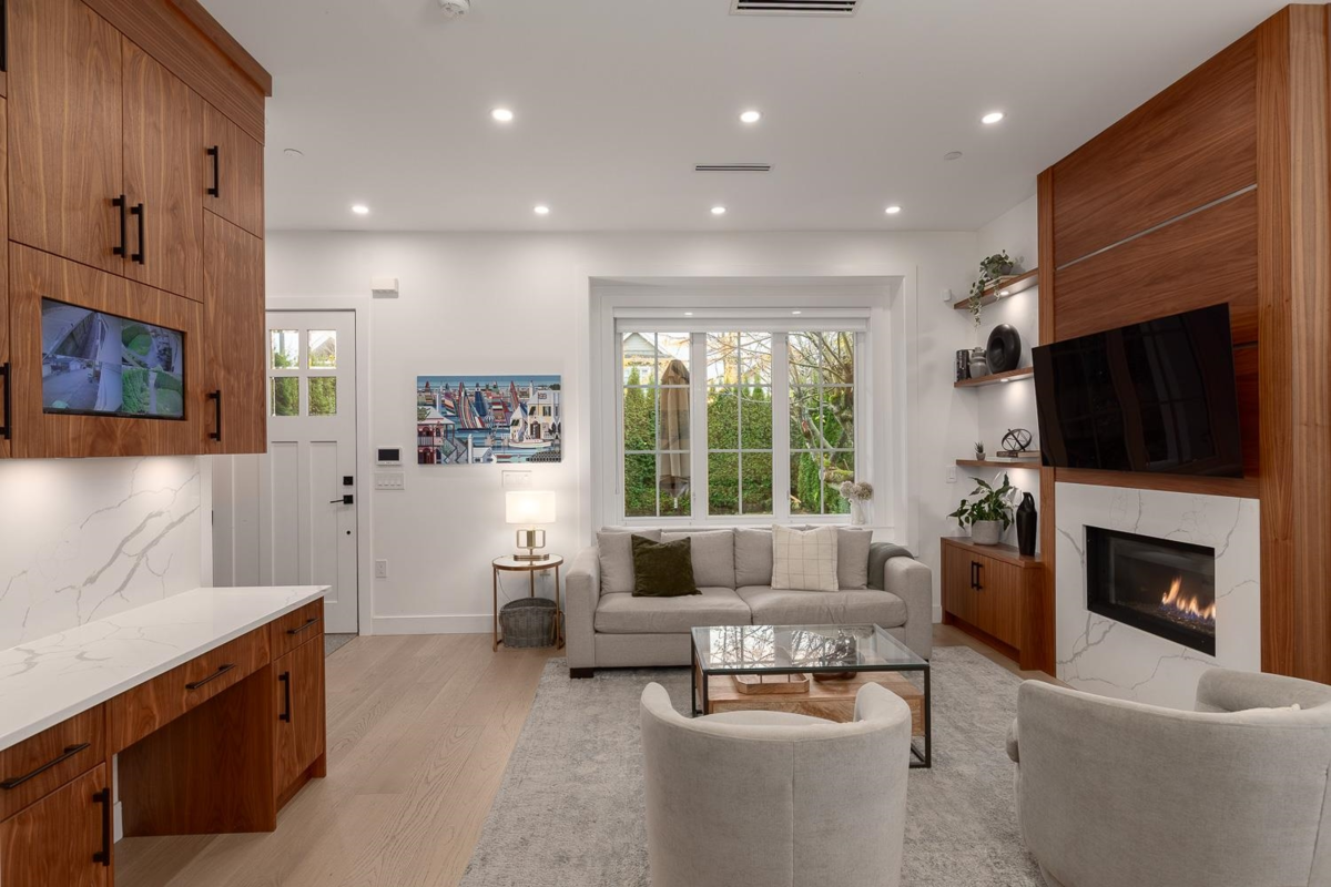 Kitchen Island Photo of 959 E 13th Avenue, Vancouver, BC