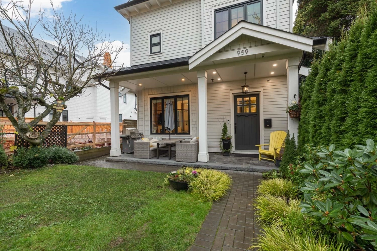 Living Room Photo of 959 E 13th Avenue, Vancouver, BC