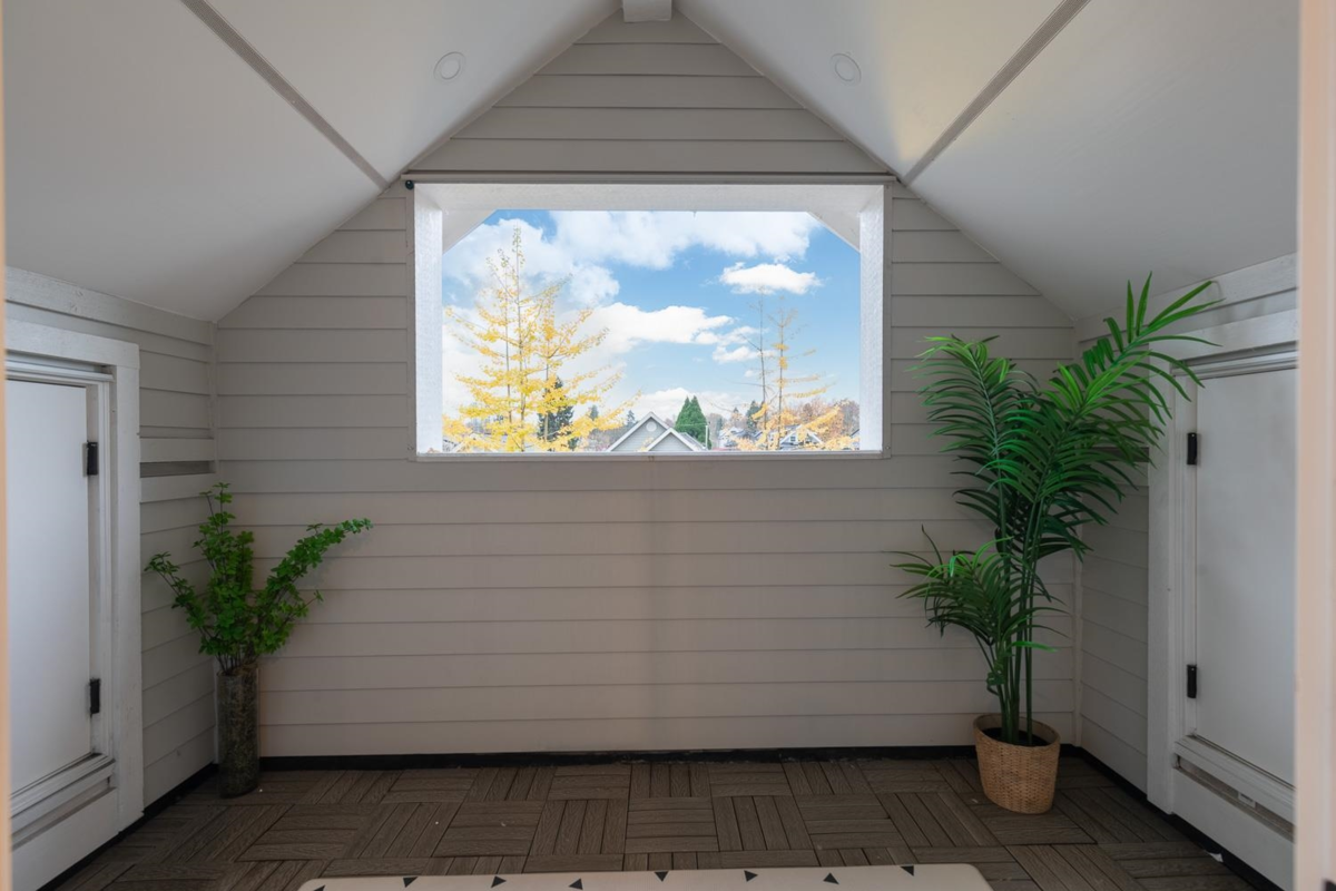 Staircase Photo of 959 E 13th Avenue, Vancouver, BC