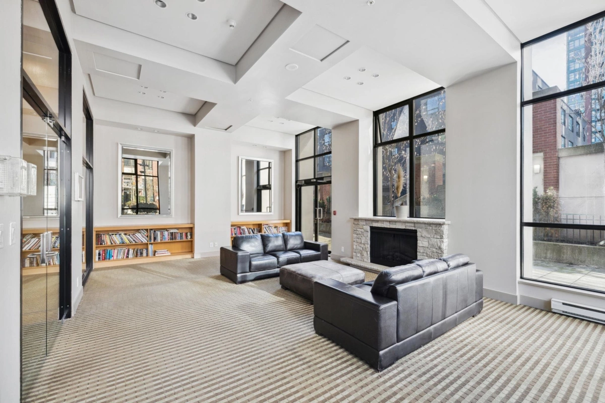 Primary Bathroom Photo of 502 977 Mainland Street, Vancouver, BC