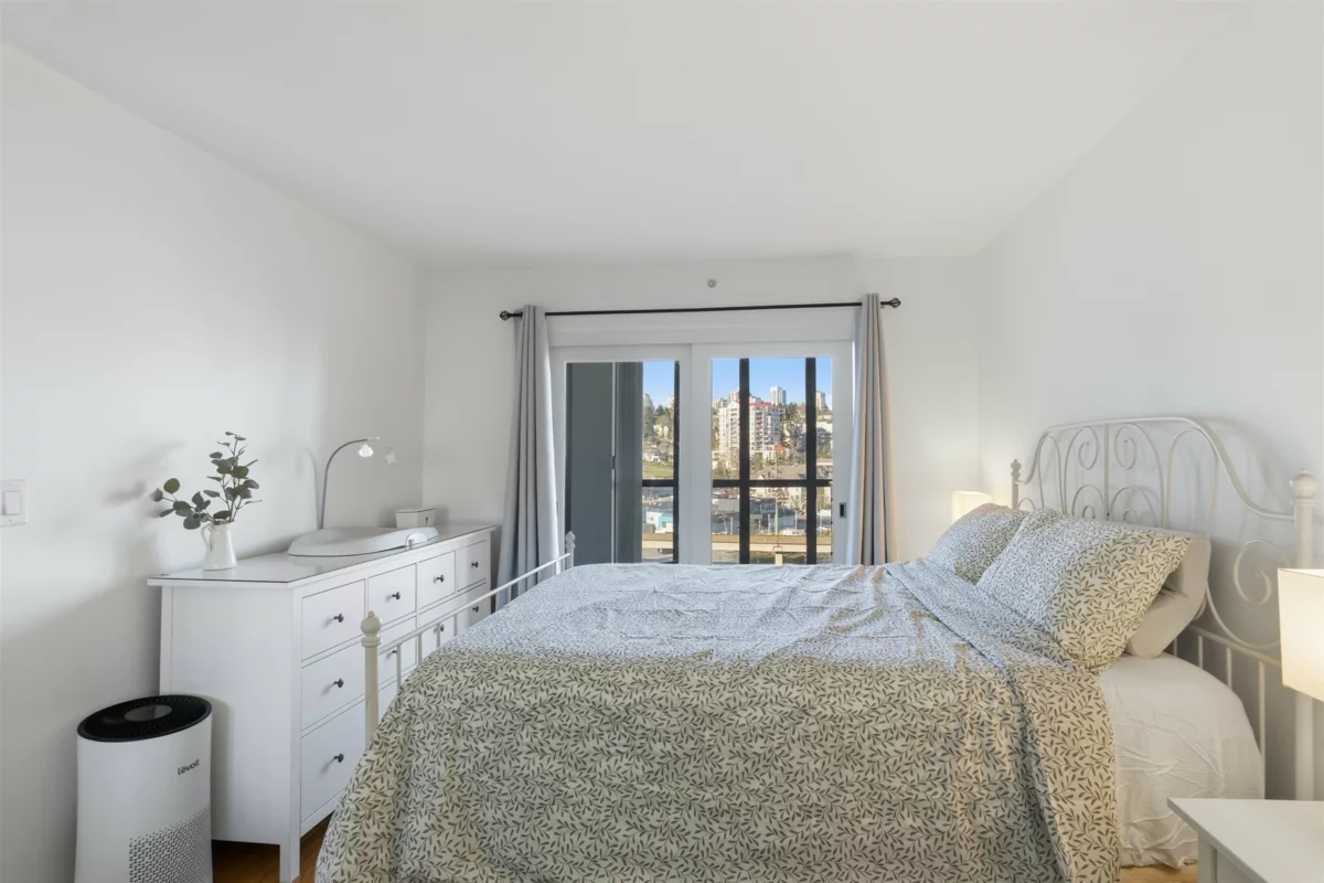 Basement Recreation Room Photo of 808 1 Renaissance Square, New Westminster, BC