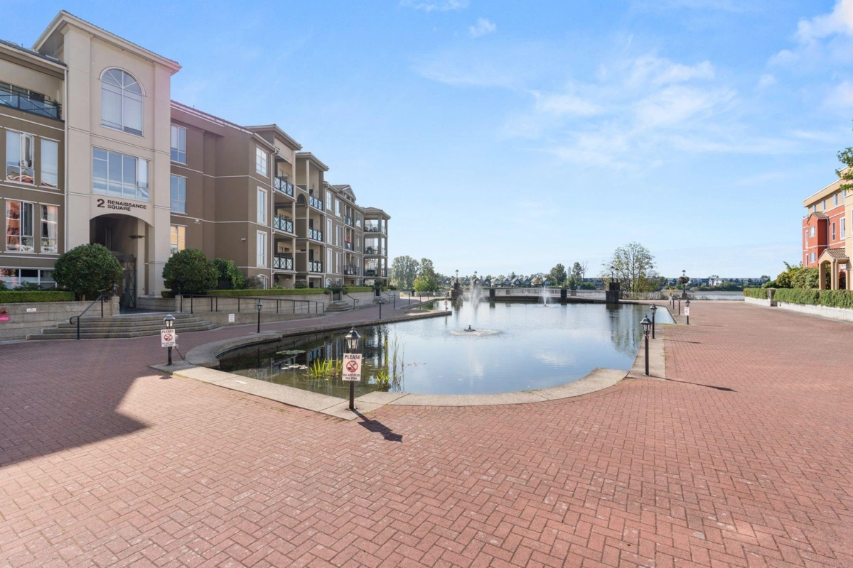 Garage Interior Photo of 808 1 Renaissance Square, New Westminster, BC