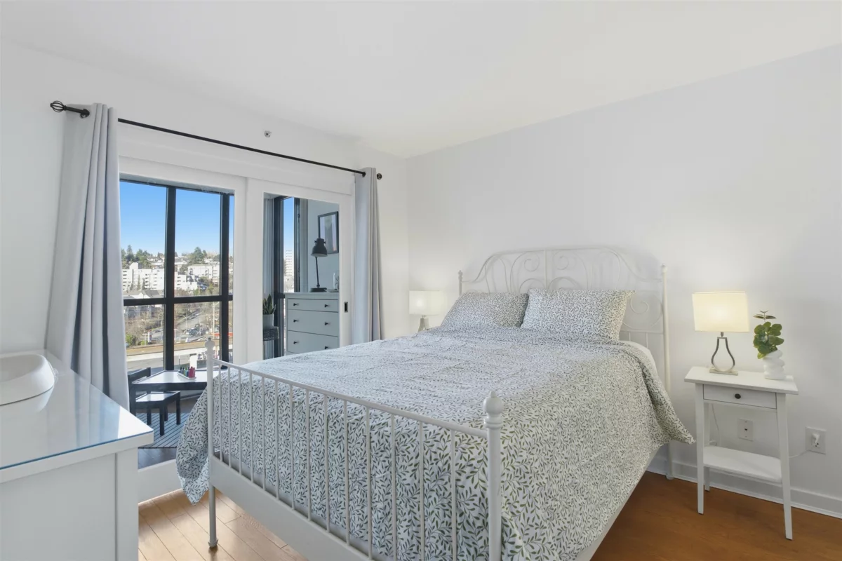 Loft / Bonus Room Photo of 808 1 Renaissance Square, New Westminster, BC