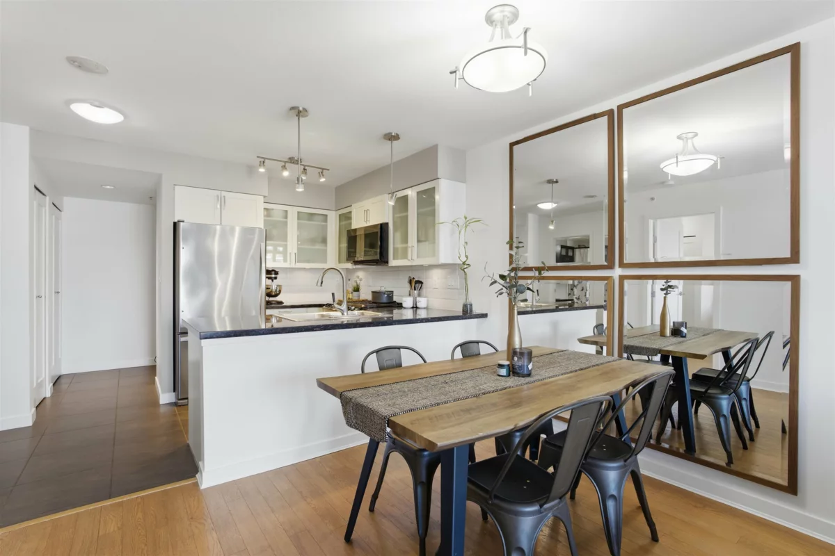 Pantry Photo of 808 1 Renaissance Square, New Westminster, BC