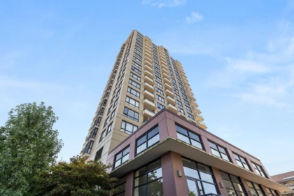 808 1 Renaissance Square, New Westminster, BC