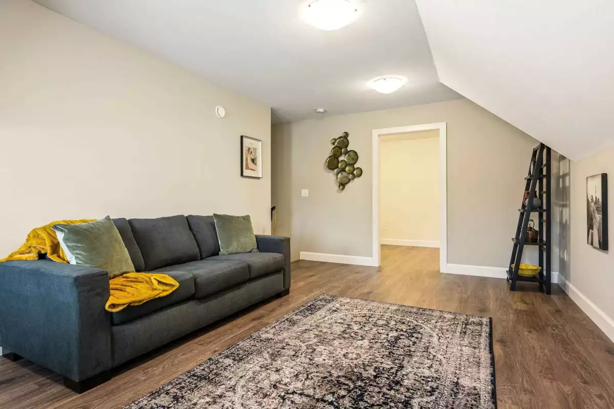Entry Foyer Photo of 1306 Stromdahl Place, Agassiz, BC