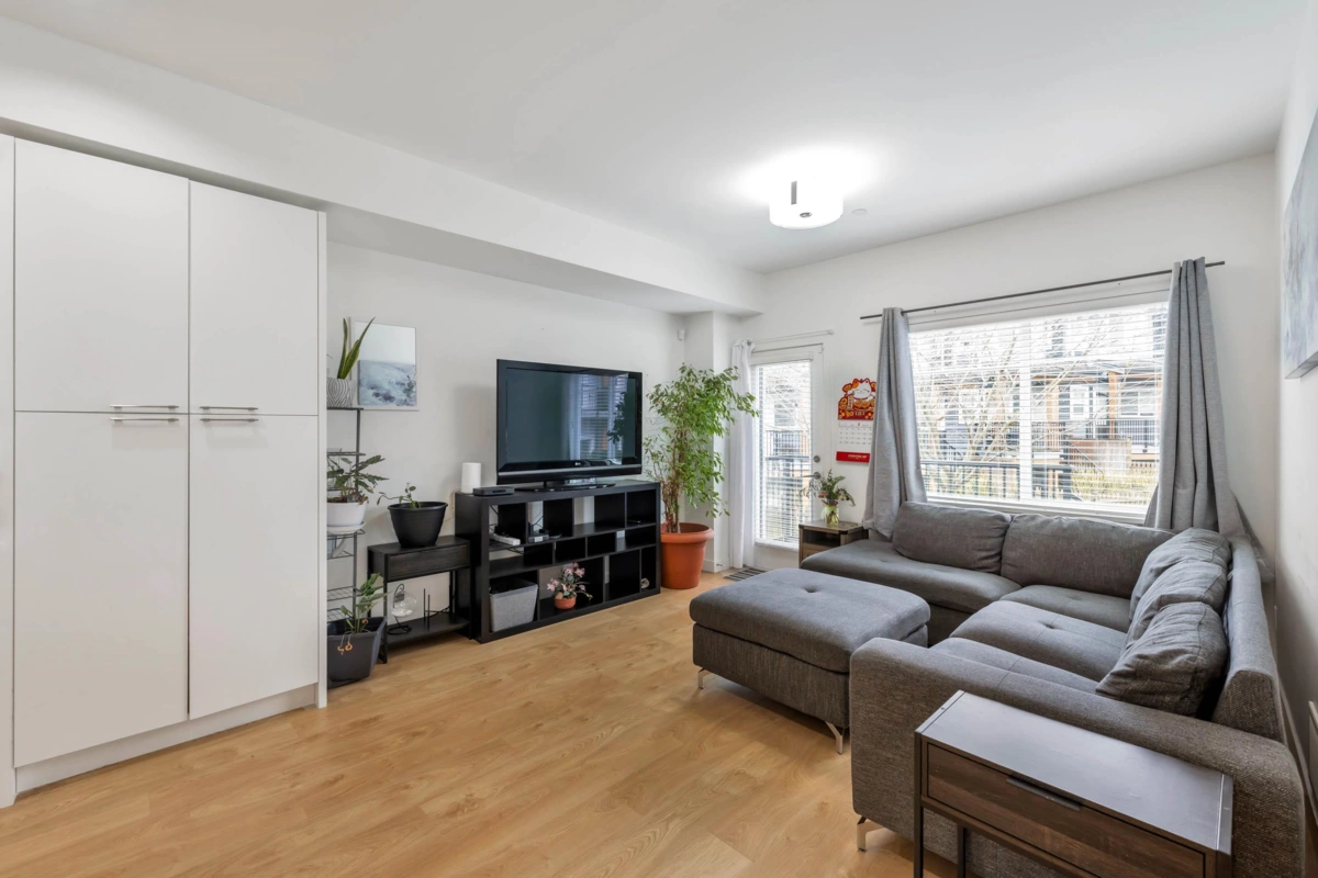 Kitchen Photo of 22 22810 113 Avenue, Maple Ridge, BC