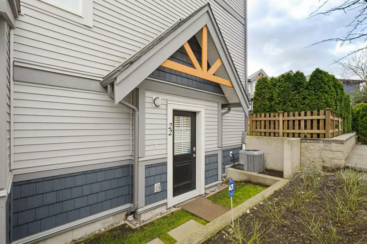 Living Room Photo of 22 22810 113 Avenue, Maple Ridge, BC