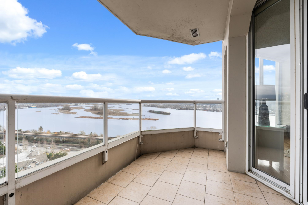 Entry Foyer Photo of 1404 71 Jamieson Court, New Westminster, BC