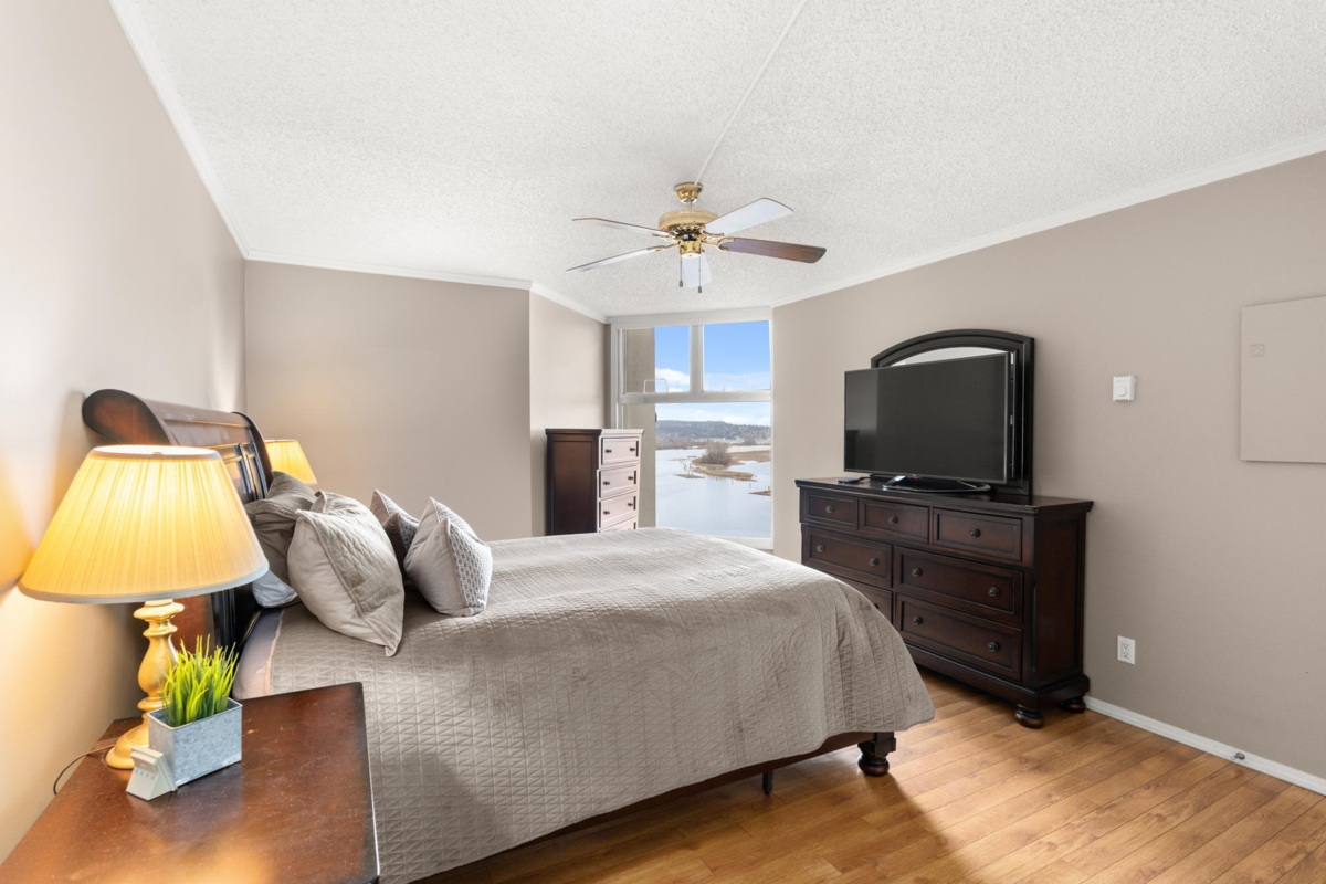 Powder Room Photo of 1404 71 Jamieson Court, New Westminster, BC