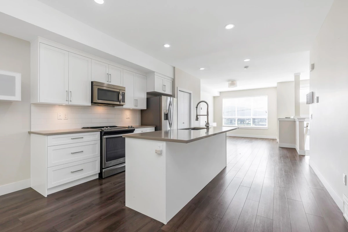 Kitchen Photo of 12 36099 Waterleaf Place, Abbotsford, BC