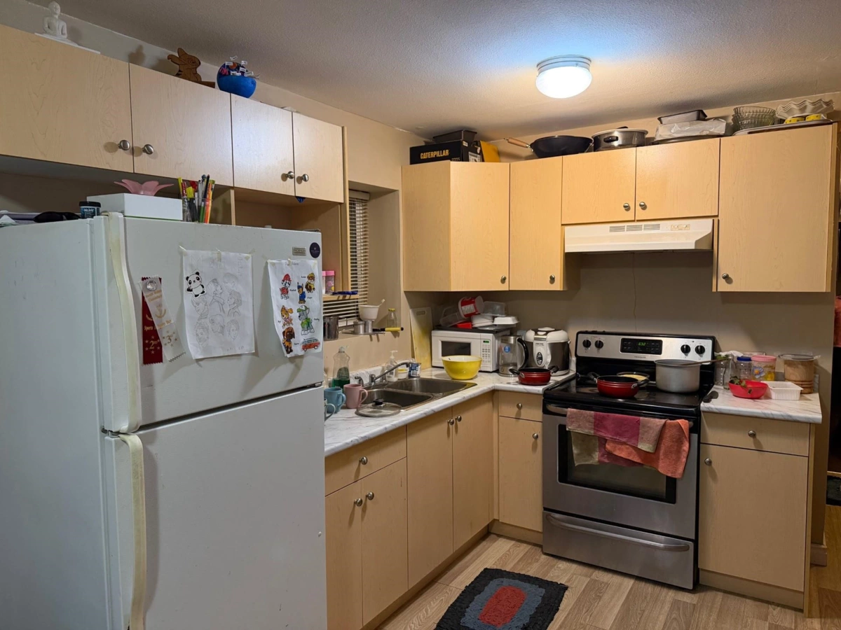 Garage Interior Photo of 16072 96a Avenue, Surrey, BC