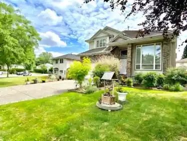 16072 96a Avenue, Surrey, BC, Fleetwood Tynehead — 6 bed single family residence for sale