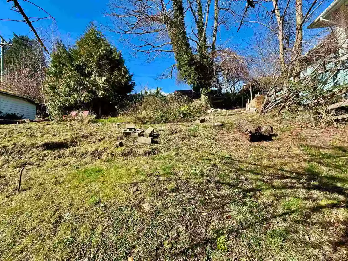 Basement Recreation Room Photo of 609 Glen Road, Gibsons, BC