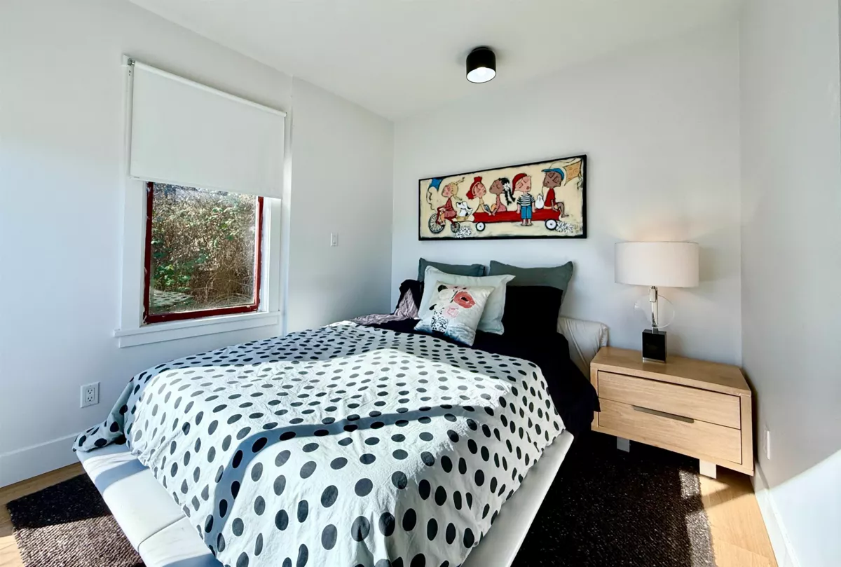 Breakfast Nook Photo of 609 Glen Road, Gibsons, BC