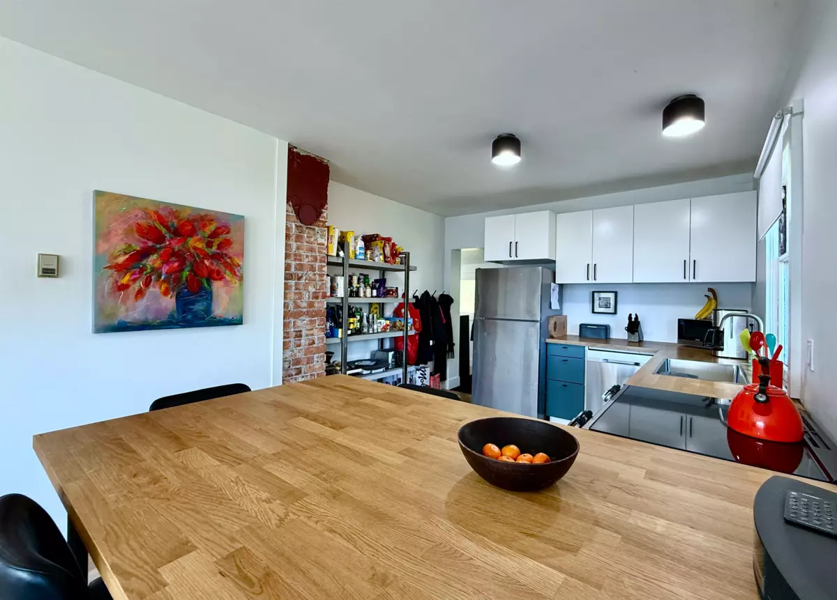 Kitchen Photo of 609 Glen Road, Gibsons, BC