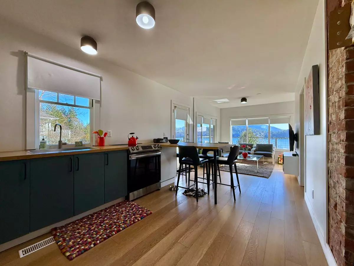 Living Room Photo of 609 Glen Road, Gibsons, BC