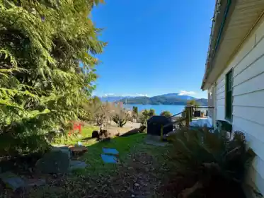 609 Glen Road, Gibsons, BC, Gibsons — Single Family Residence for sale