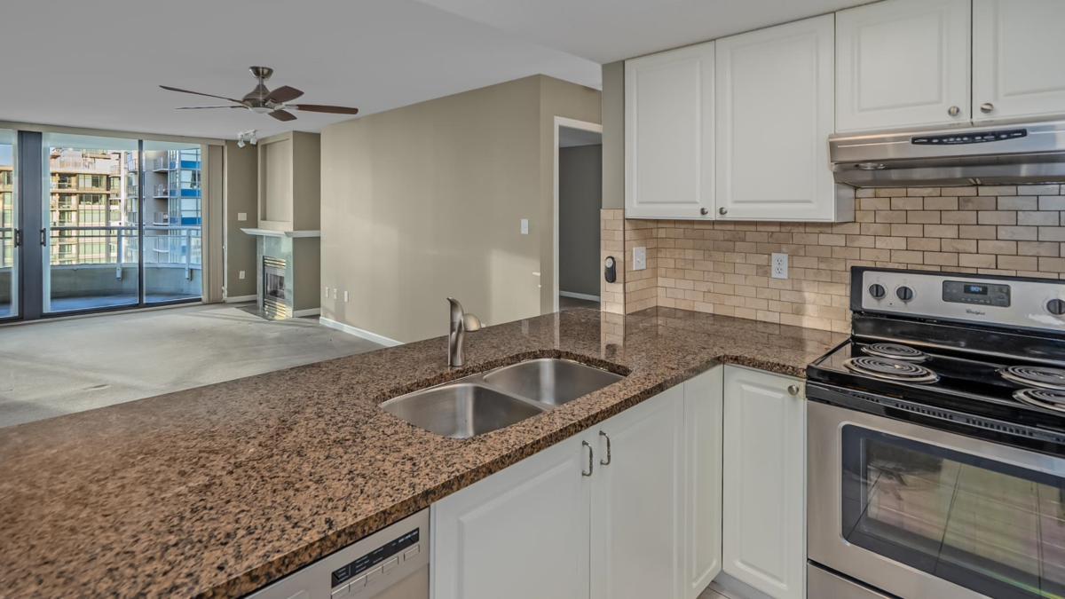 Kitchen Island Photo of 909 6088 Minoru Boulevard, Richmond, BC