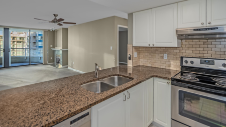 Kitchen Island Photo of 909 6088 Minoru Boulevard, Richmond, BC