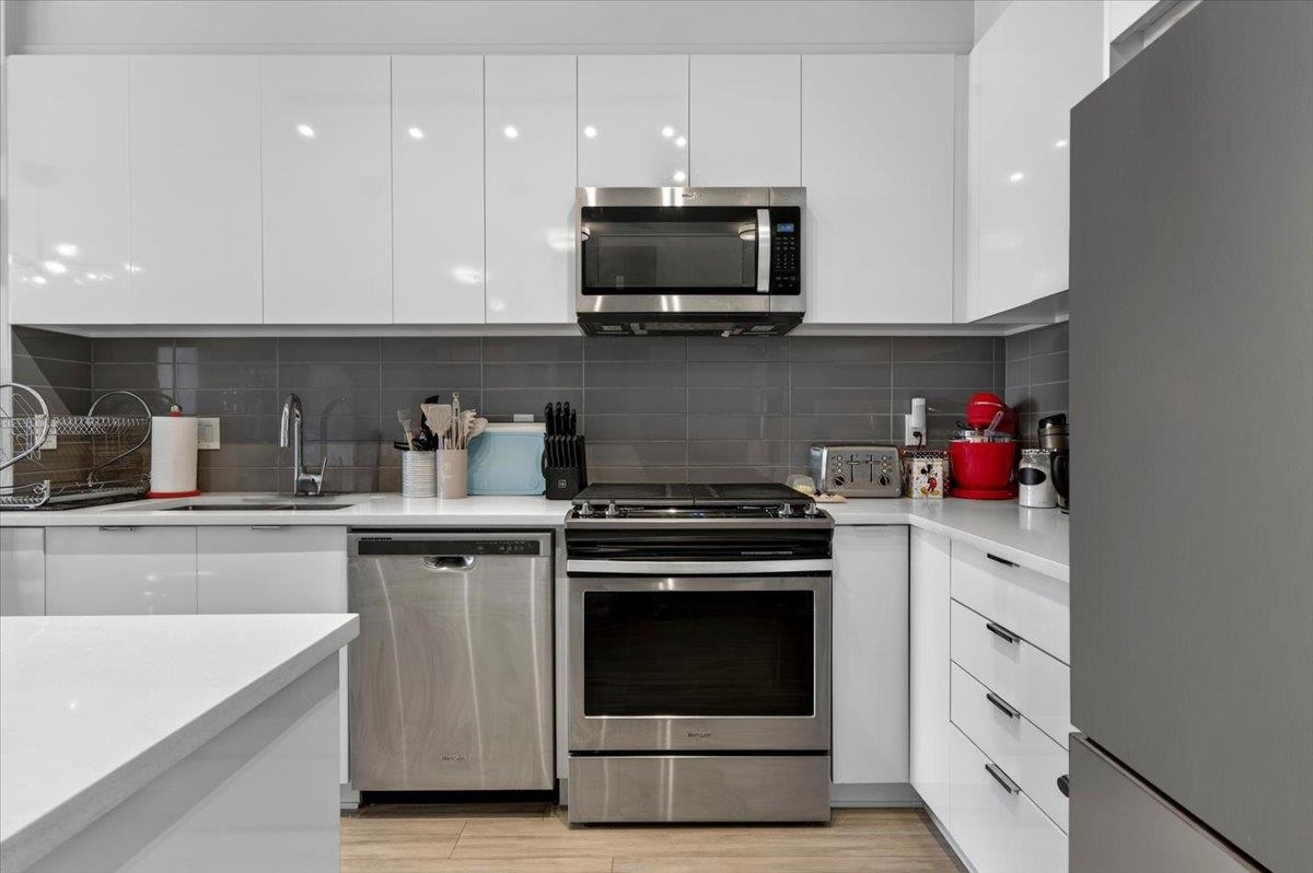 Family Room Photo of C211 8150 207 Street, Langley, BC