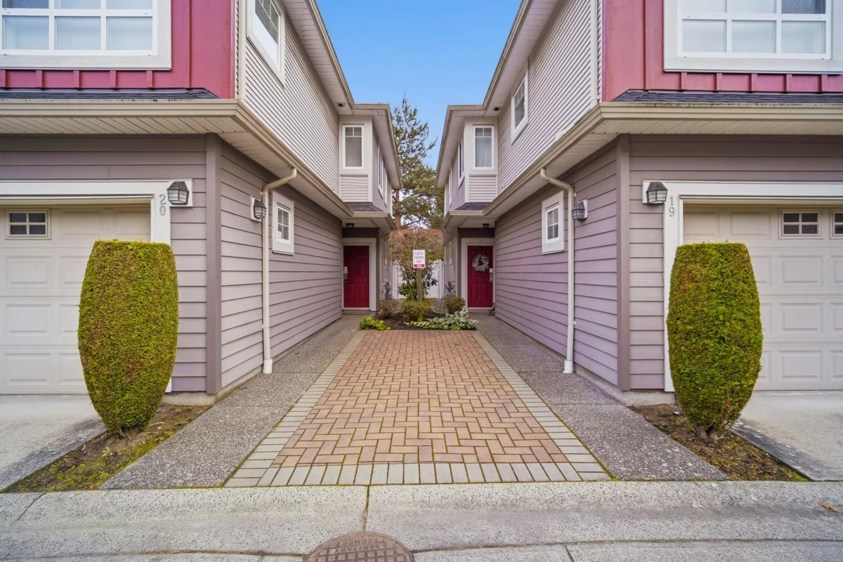 Living Room Photo of 20 11393 Steveston Highway, Richmond, BC