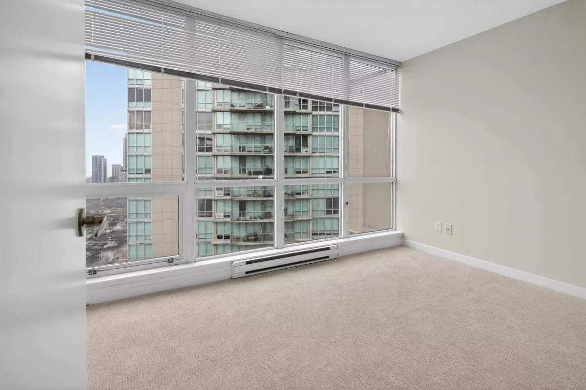Kitchen Island Photo of 3109 9981 Whalley Boulevard, Surrey, BC