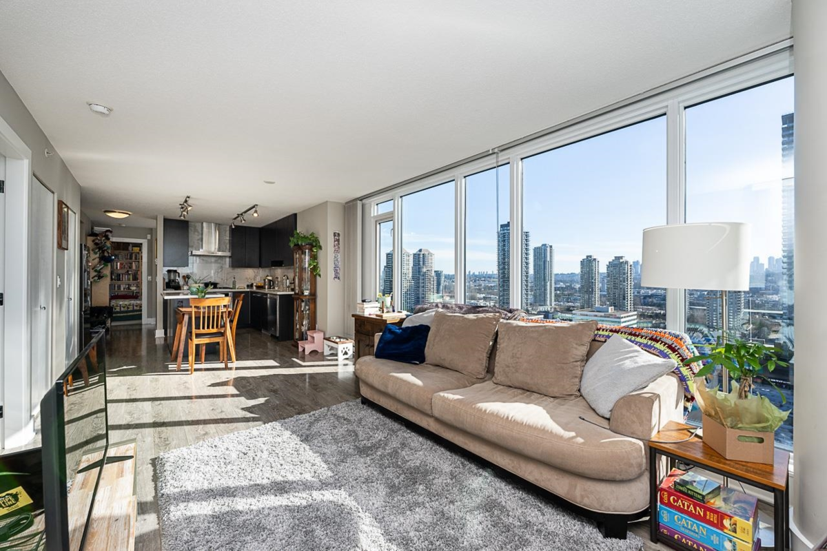 Kitchen Island Photo of 1707 4189 Halifax Street, Burnaby, BC