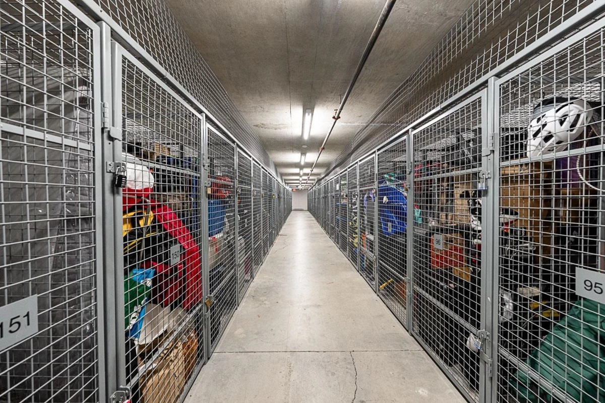 Swimming Pool Photo of 1707 4189 Halifax Street, Burnaby, BC