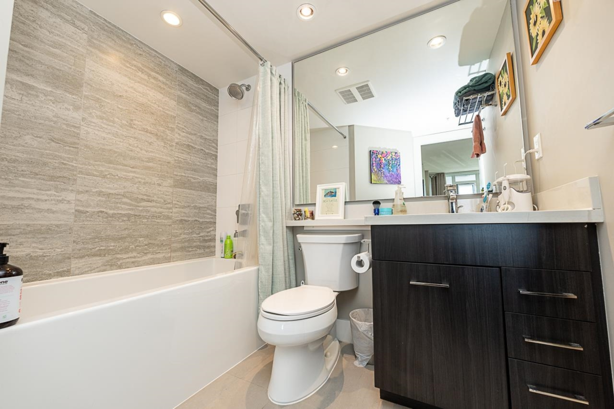 Walk-In Closet Photo of 1707 4189 Halifax Street, Burnaby, BC