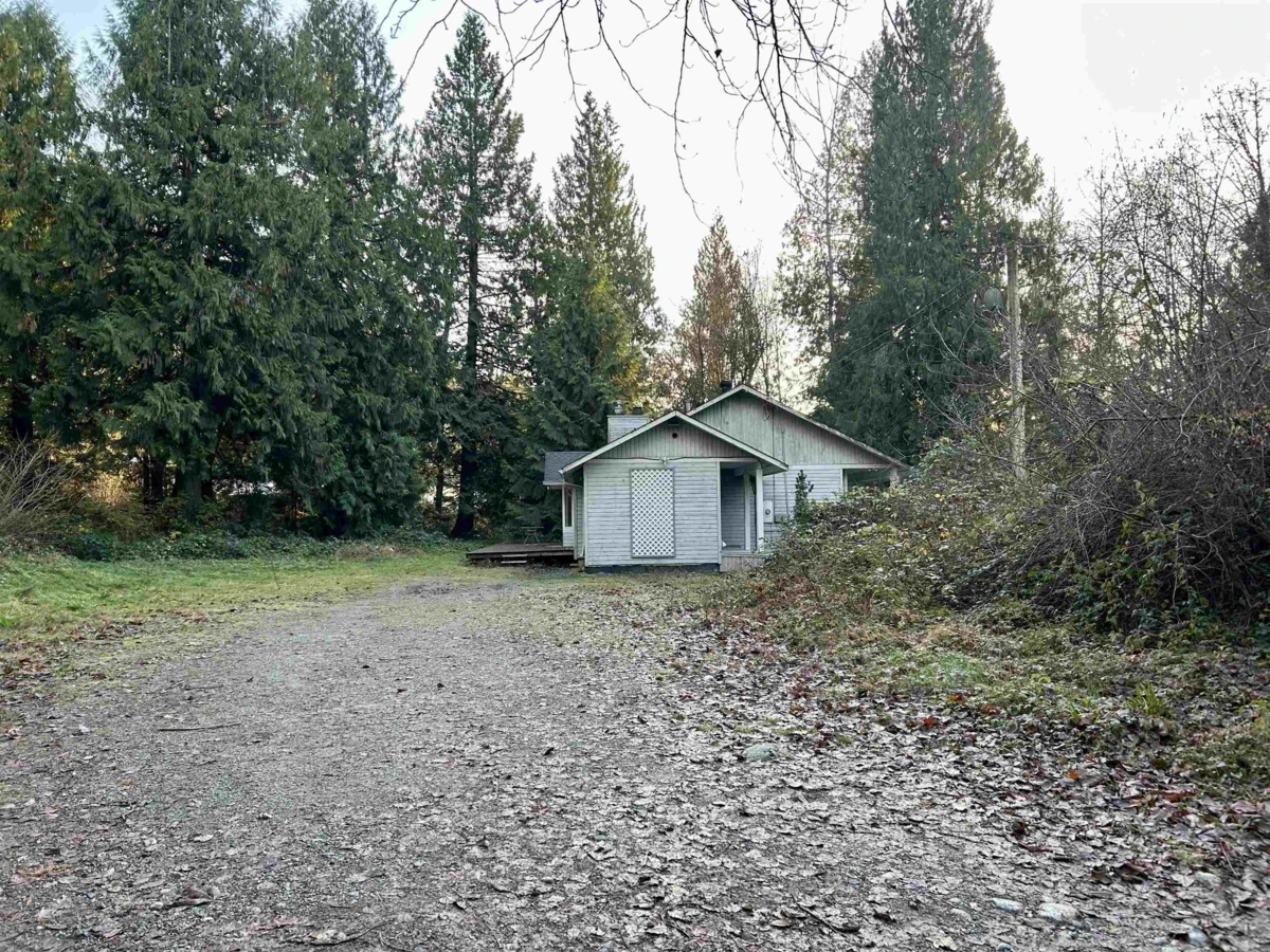 Family Room Photo of 9232 Farrington Street, Mission, BC